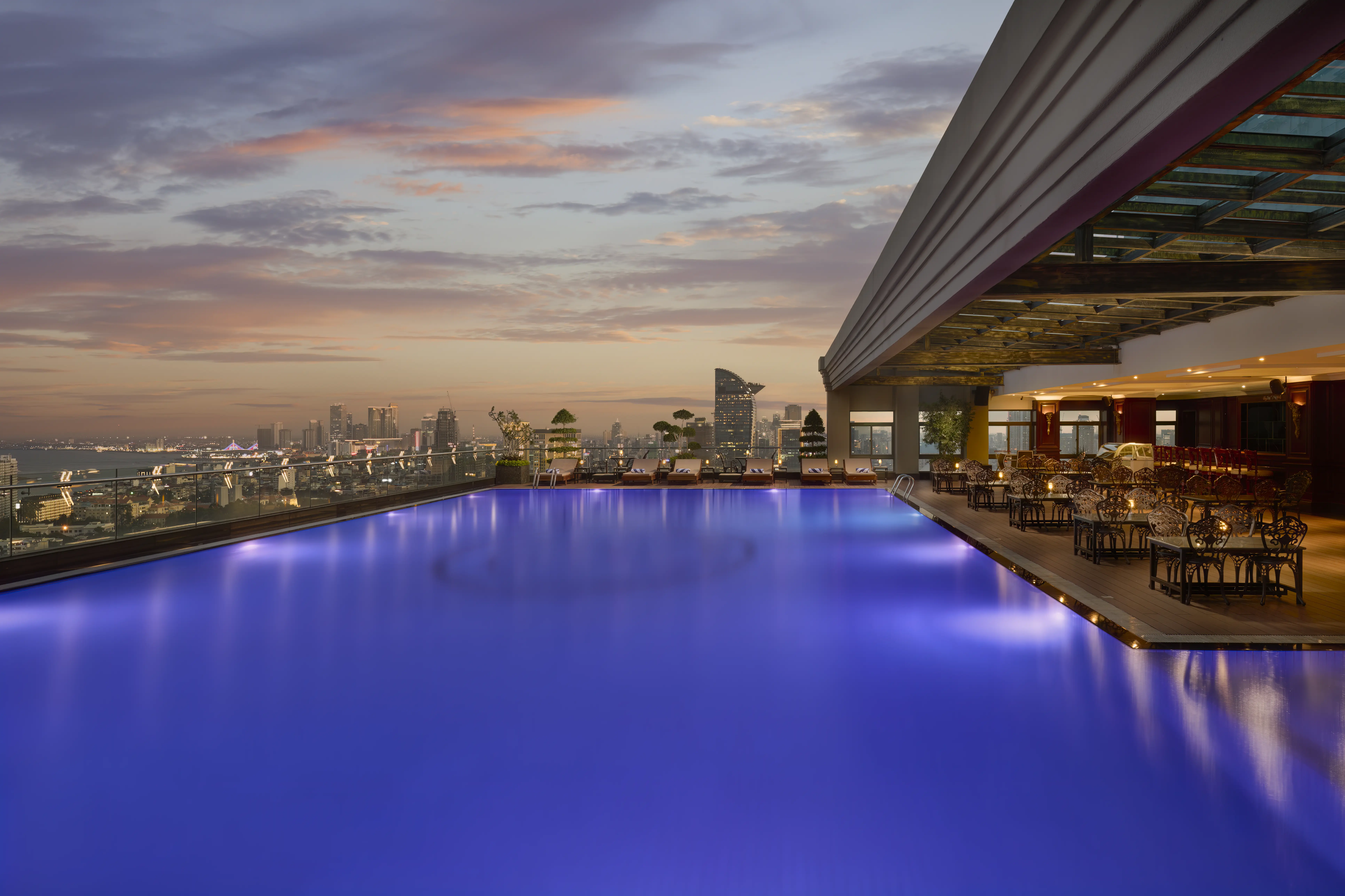 Sky swimming pool at Wyndham Grand Phnom Penh Capital