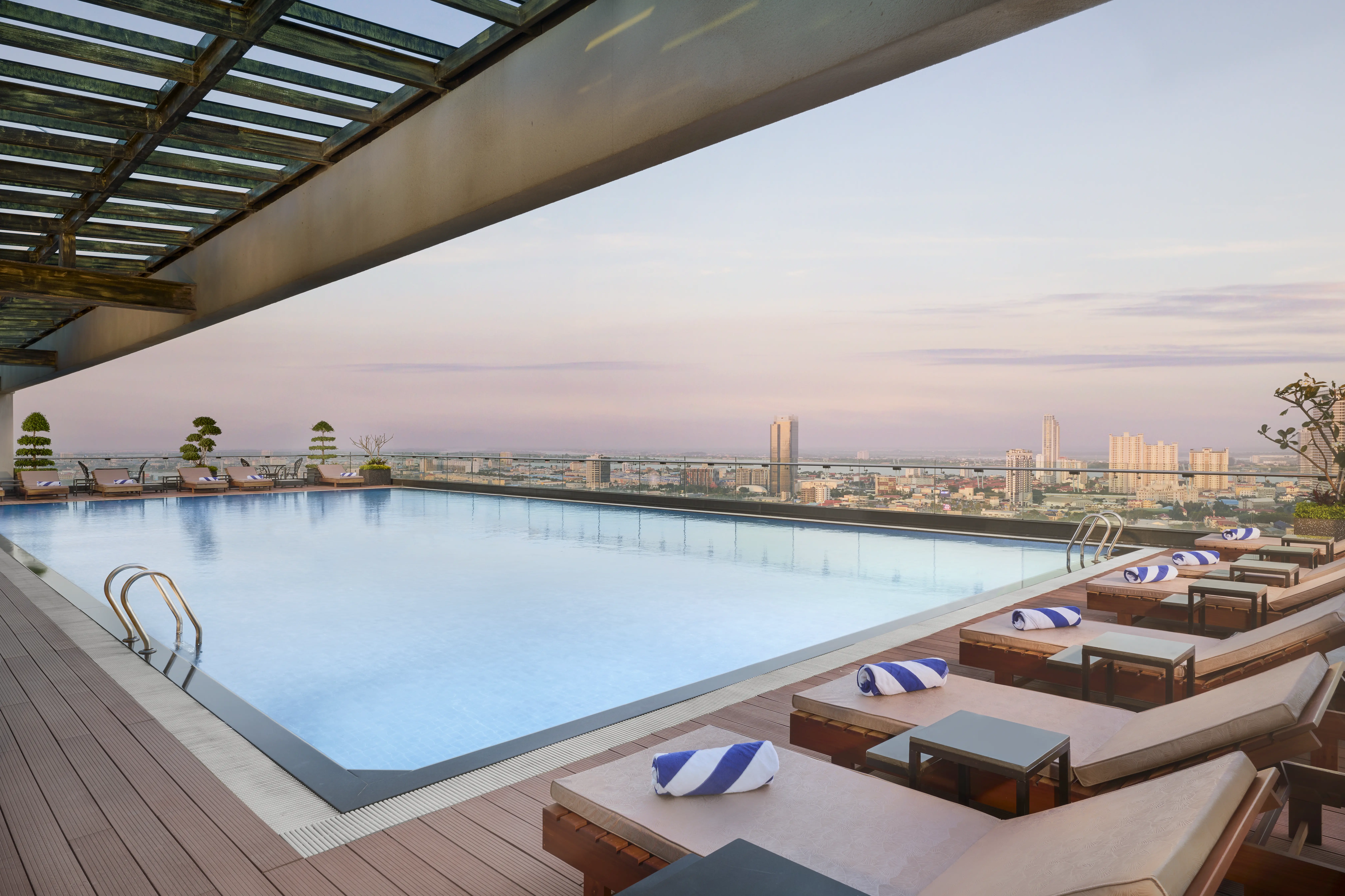 Sky swimming pool at Wyndham Grand Phnom Penh Capital